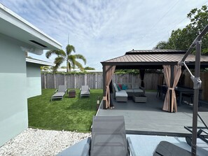 Terrace/patio - 3 Bedroom Home!! Poolside Escape Near Pompano Beach! (Pompano Beach)