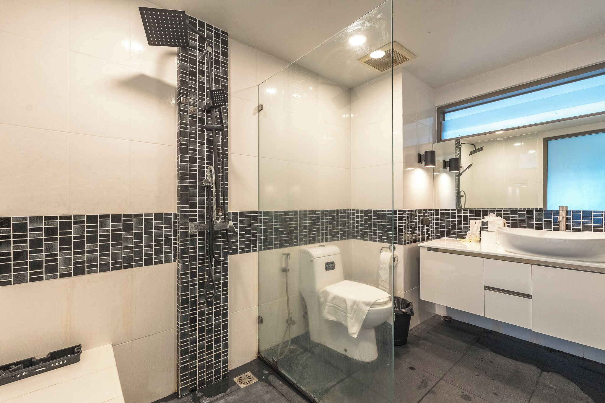 Apartment | Bathroom