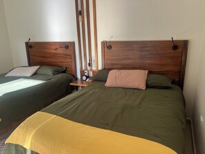 5 quartos, ferros/tábuas de passar roupa, Wi-Fi, roupa de cama