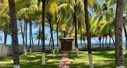 Rancho CoronaDelMar Spacious 5 Bedroom Private Beach House w/ AC and Hot Water