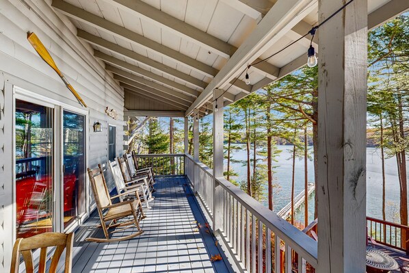 Terrace/patio - Charming riverfront home with cozy interiors, dock, and scenic deck views (Westport Island)