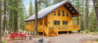 Barratt Lodge | Hot Tub | 35 mins to Yellowstone