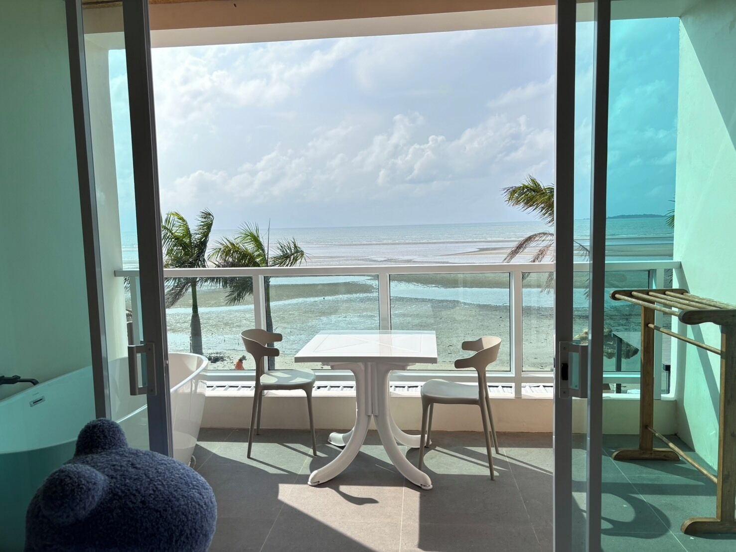 Seaview Beach Club with Bathtub | Terraço/pátio