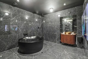 Apartment | Bathroom