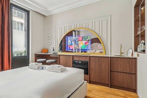Apartment | 1 bedroom, laptop workspace, iron/ironing board, bed sheets - Modern Apartment - 2P - Parc Monceau (Paris)