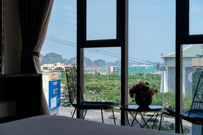 Ivy Hotel - Halong