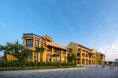 Ivy Hotel - Halong