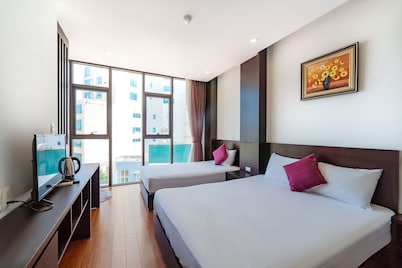 Ivy Hotel - Halong