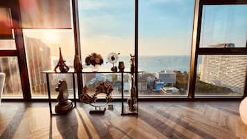 Apartment, 1 Bedroom, Accessible, Smoking | Interior
