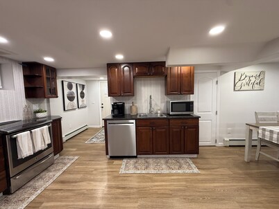 Lovely 2-bedroom basement apartment with private entrance in East Meadow