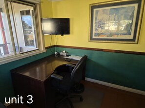 Superior Double Room, Garden View | Living area - Bunbury's Most Convenient Location (Carey Park)