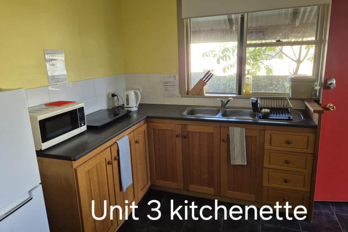 Superior Double Room, Garden View | Private kitchen