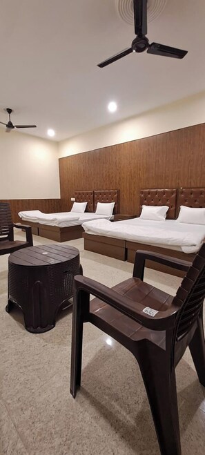 Family Room | Free WiFi