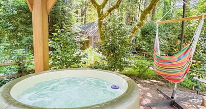 The Coastal Redwood Cabin - Hot tub, private creek! Dog OK!