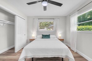 3 chambres, fer et planche à repasser, Wi-Fi gratuit, draps fournis