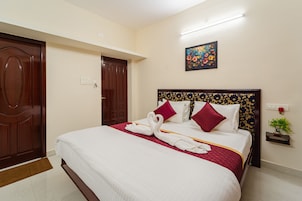 Ropa de cama de alta calidad, escritorio, wifi gratis y ropa de cama 