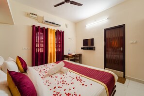 Standard Room | Premium bedding, desk, free WiFi, bed sheets