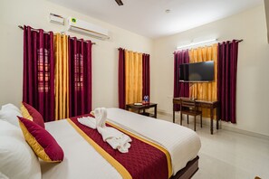 Deluxe-Doppelzimmer | Hochwertige Bettwaren, Schreibtisch, kostenloses WLAN, Bettwäsche