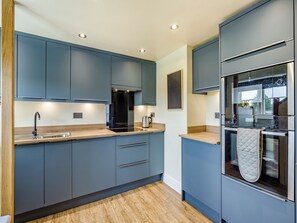 Unclassified image, 2 of 18, button