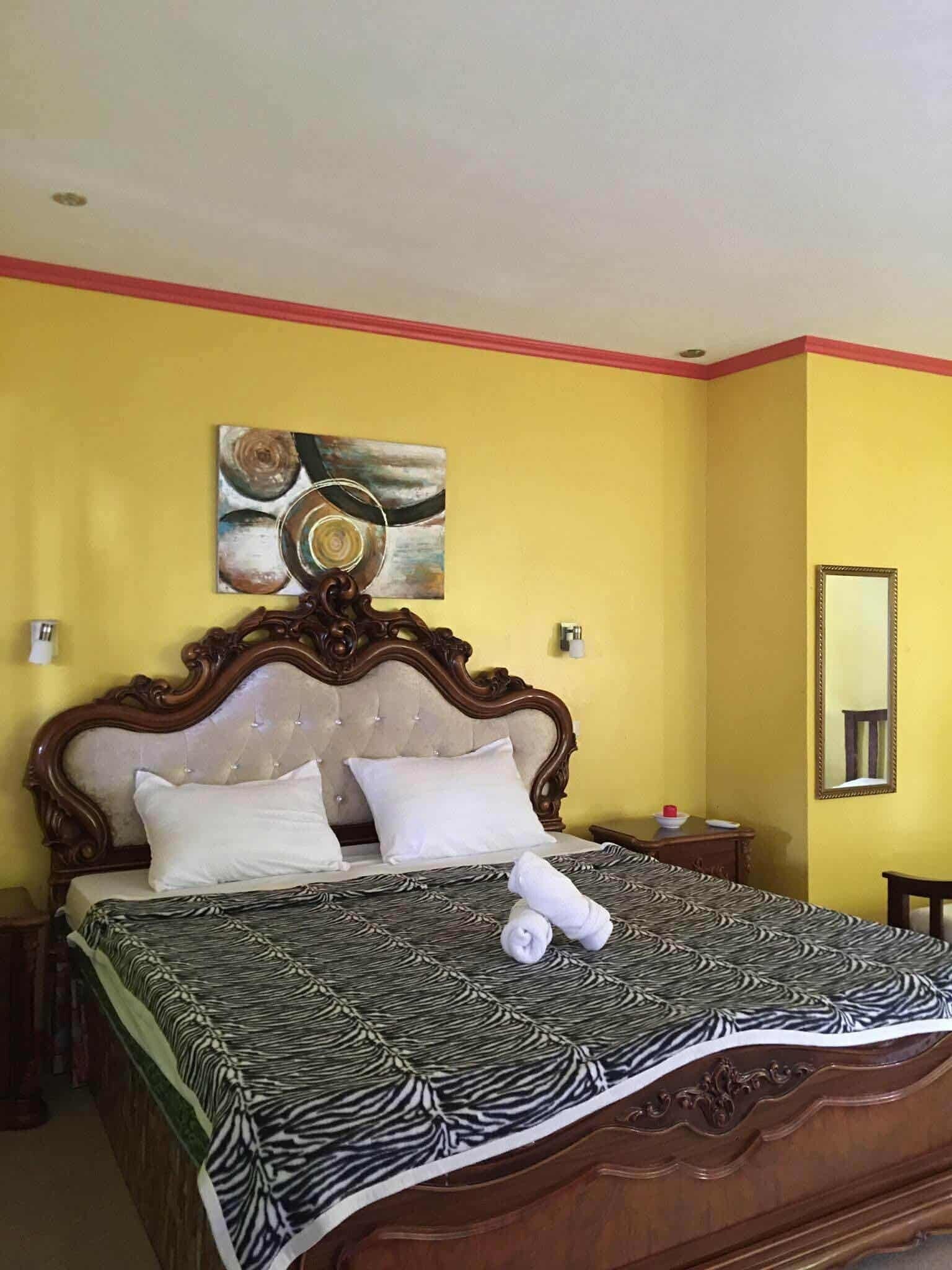 Comfort kamer, 1 twee- of 2 eenpersoonsbedden, balkon, uitzicht op strand | Een bureau, een laptopwerkplek, verduisterende gordijnen