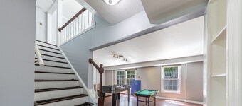 4-bedroom townhome in Alexandria with Game Room