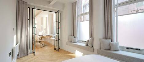 3 habitaciones, tabla de planchar con plancha, wifi y ropa de cama