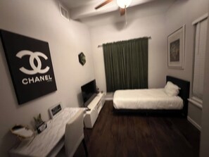3 bedrooms, desk, free WiFi, bed sheets