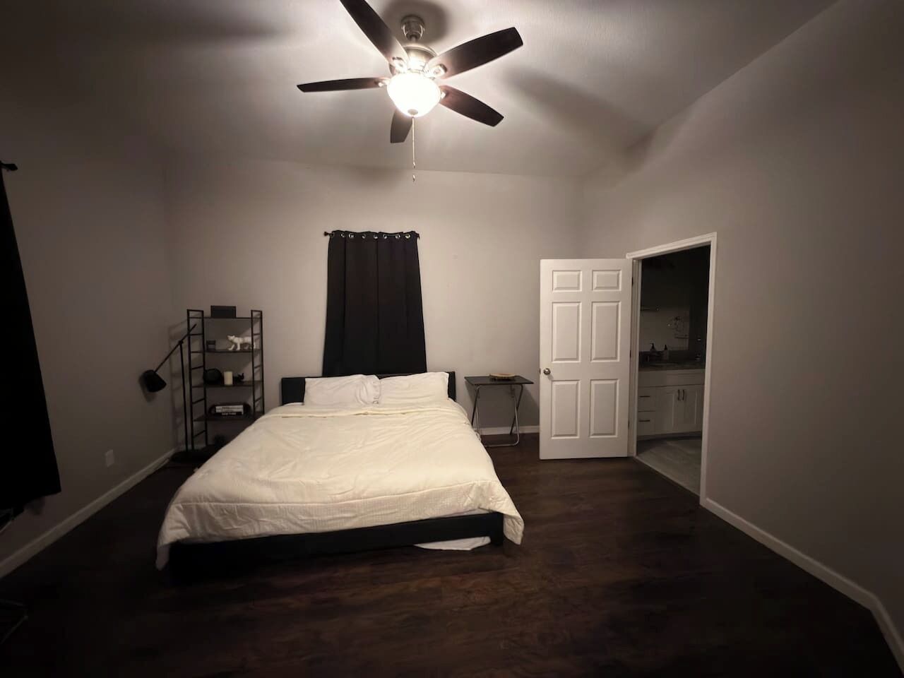 3 chambres, bureau, Wi-Fi gratuit, draps fournis