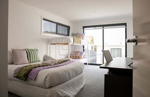 4 bedrooms, WiFi, bed sheets