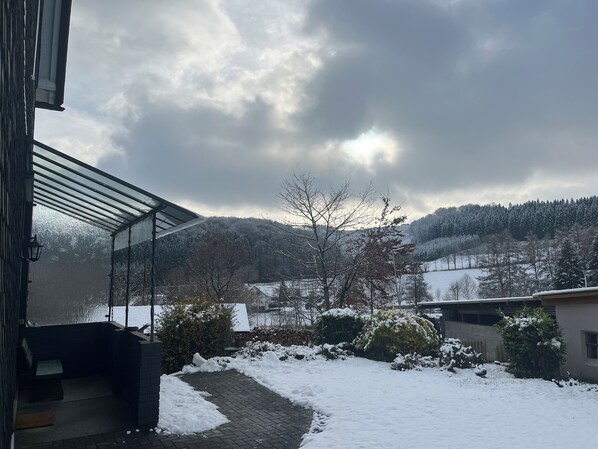 Property grounds - Vacation home Brink Farmhouse with garden shed (Drolshagen)