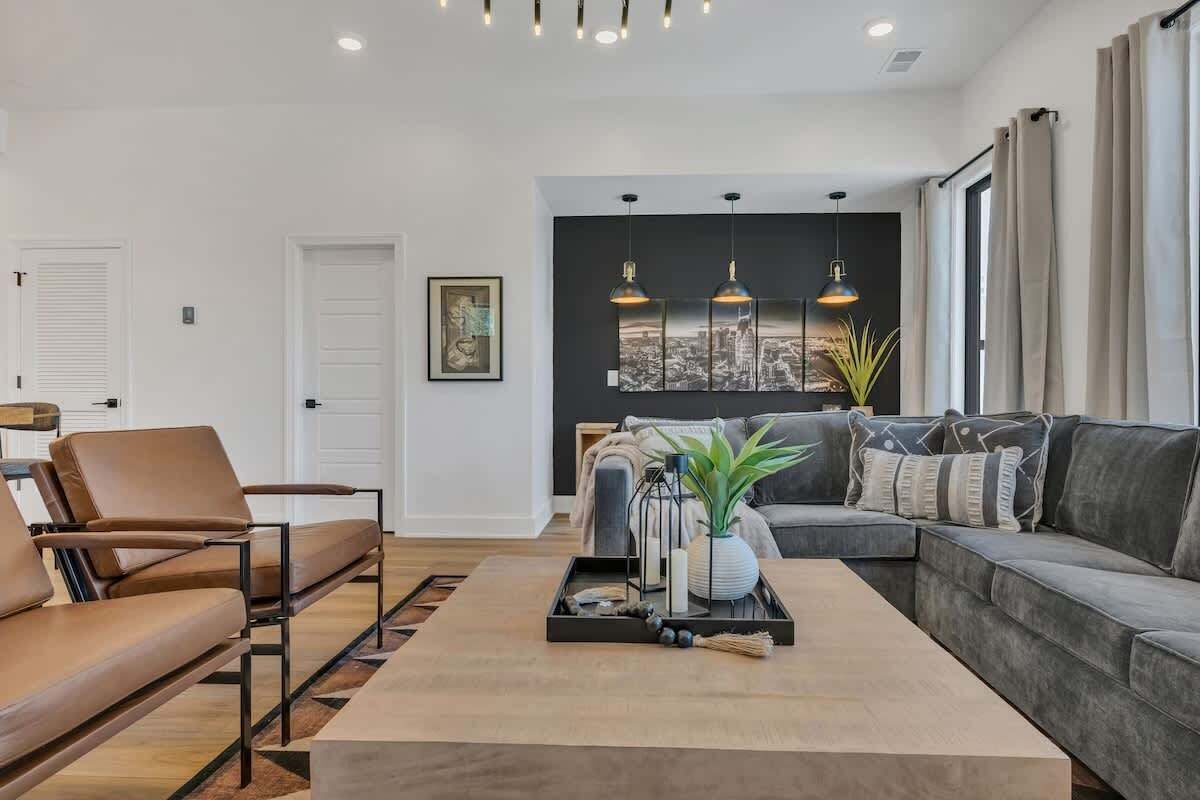 Televisión y oficina 