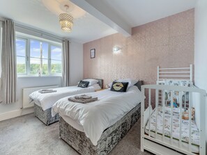 4 bedrooms, free WiFi