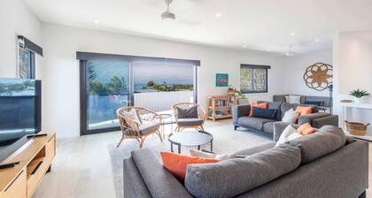 The Bay House - Oceanstays