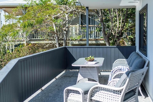 The Bay House - Oceanstays