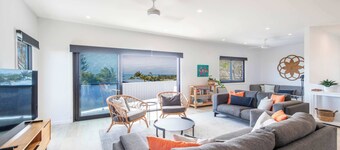 The Bay House - Oceanstays