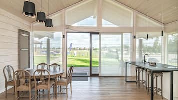 Comfort Villa, Resort View | Private kitchen
