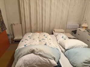 2 bedrooms, iron/ironing board, WiFi, bed sheets - Period Townhouse in beautiful Alkmaar (Alkmaar)