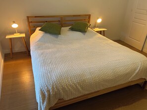 2 slaapkamers, reisbedje, gratis wifi, beddengoed