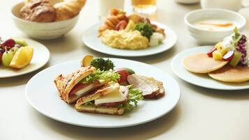 Frukostbuffé varje dag (JPY 2800 per person)