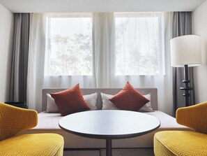 Rom – premium, ikke-røyk (Suite) | Safe på rommet, wi-fi (inkludert) og sengetøy