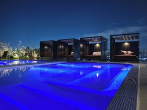 Rooftop pool