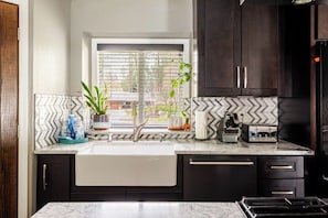 Micro-ondas, fogão, cooktop, lava-louças