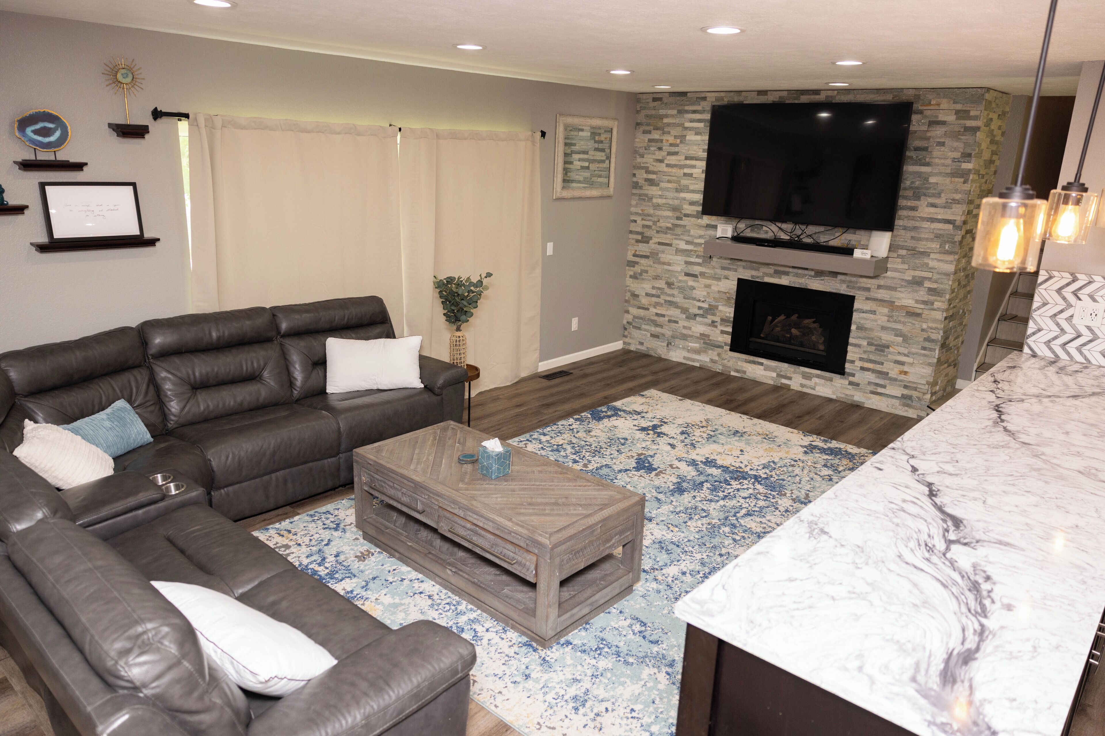 Smart-tv och eldstad