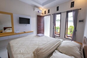 Deluxe Room | Desk - Arga Shankara House (Mengwi)