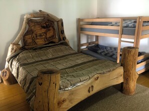 Phòng 4 phong cách cổ điển, 1 phòng ngủ, ban công, quang cảnh núi | Truy cập Internet không dây miễn phí 