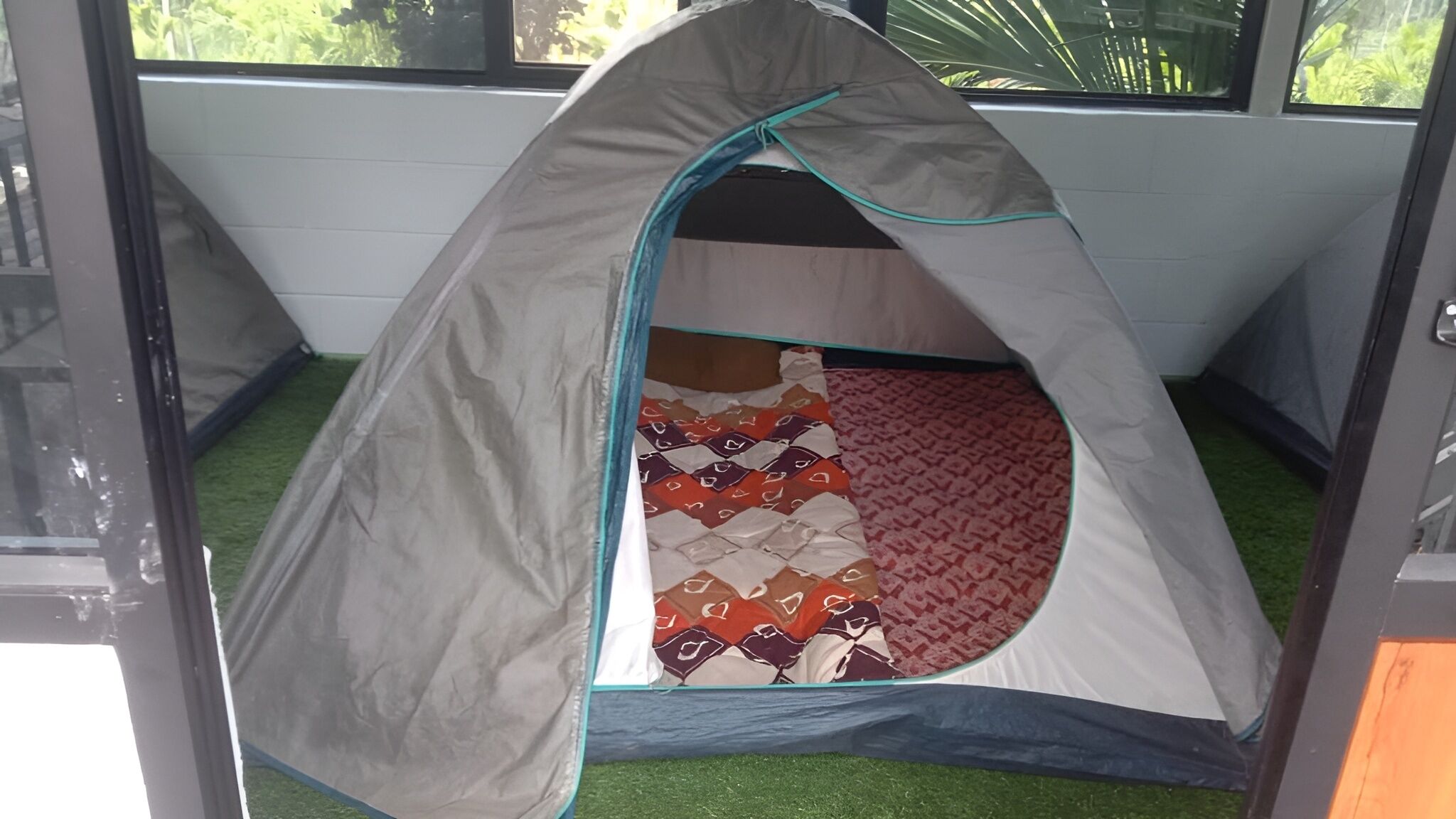 Tienda económica | Camas supletorias, wifi gratis, ropa de cama