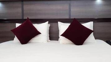 Double Room | In-room safe, desk, laptop workspace, iron/ironing board