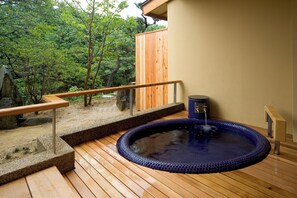 Comfort Quadruple Room, Mountain View | Bathroom | Separate tub and shower, hair dryer, towels, shampoo - Yumenoian Yuyakekoyake (Himeji)