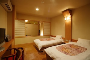 Comfort Quadruple Room, Mountain View