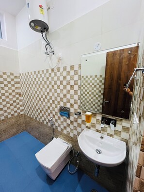 Deluxe Room | Bathroom - Hotel Grand Central (Bulandshahr)